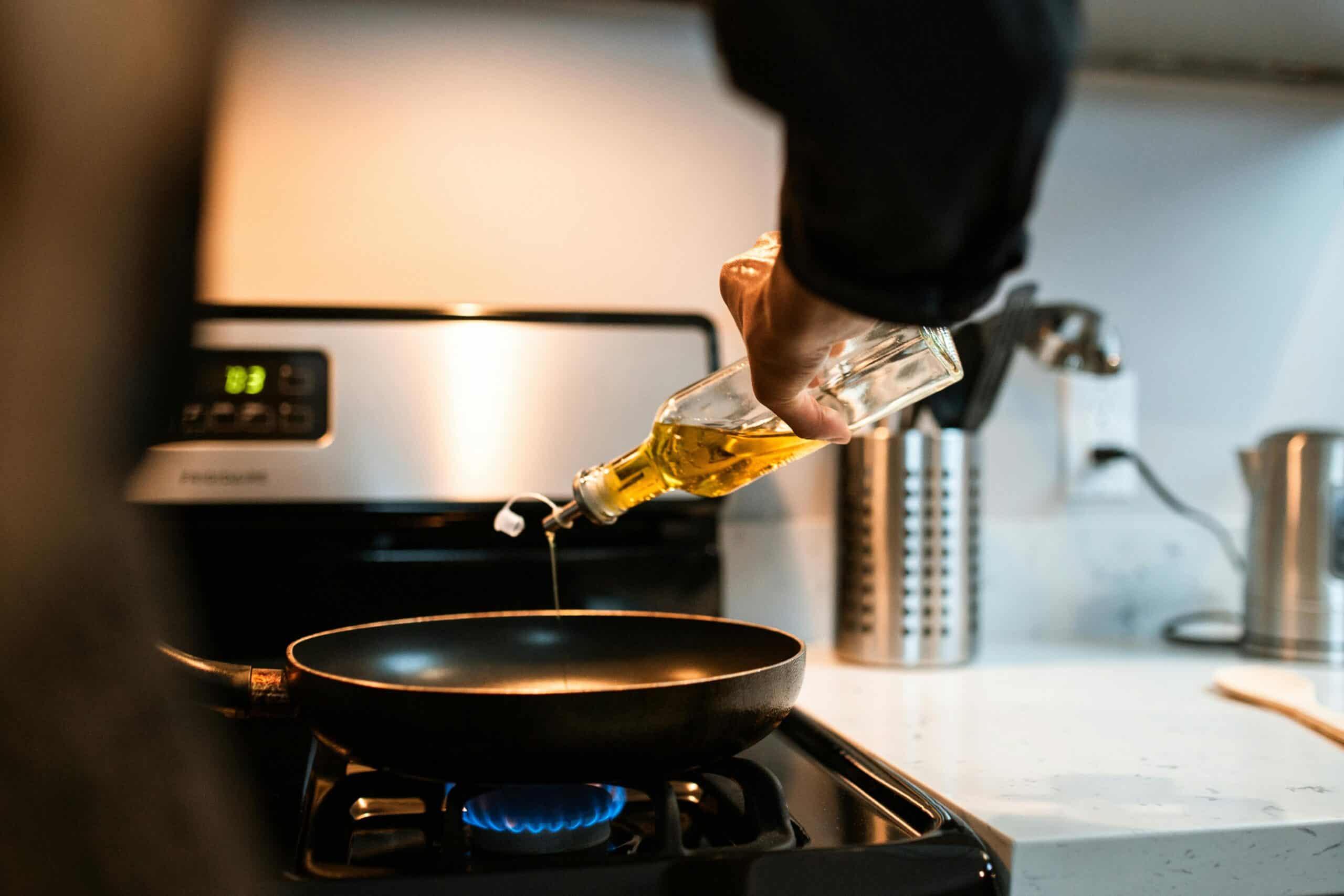 Cooking Hacks for College Students: Save Time, Money, and Eat Well 